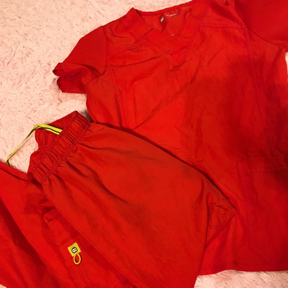 💛 like new scrub set by Allstar scrub